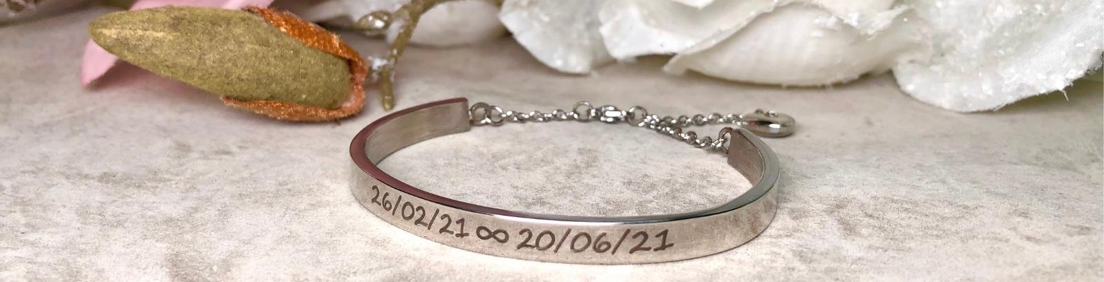 Women's jewelry with engraving